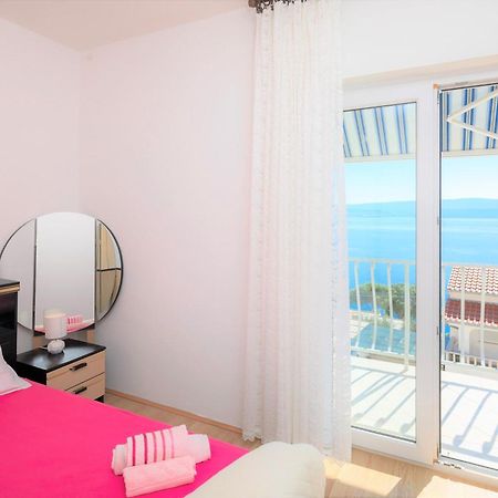 Fba Family Beach Apartments أوميس المظهر الخارجي الصورة
