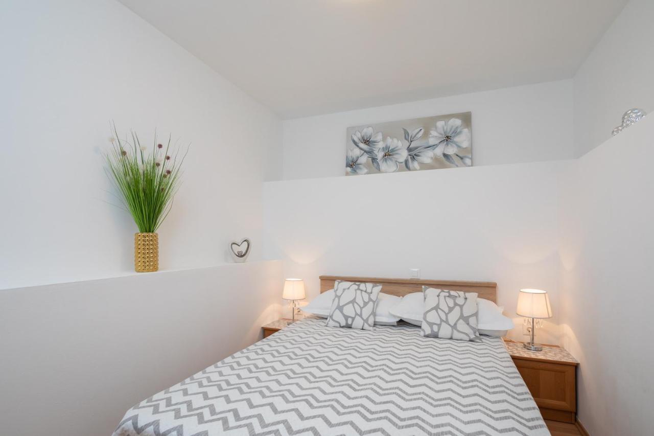Fba Family Beach Apartments أوميس المظهر الخارجي الصورة
