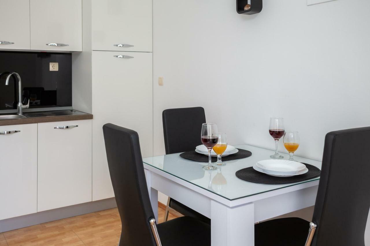 Fba Family Beach Apartments أوميس المظهر الخارجي الصورة