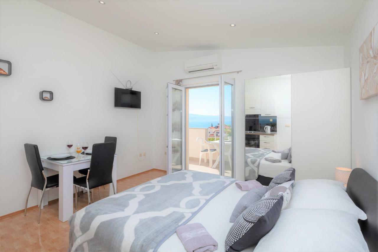 Fba Family Beach Apartments أوميس المظهر الخارجي الصورة