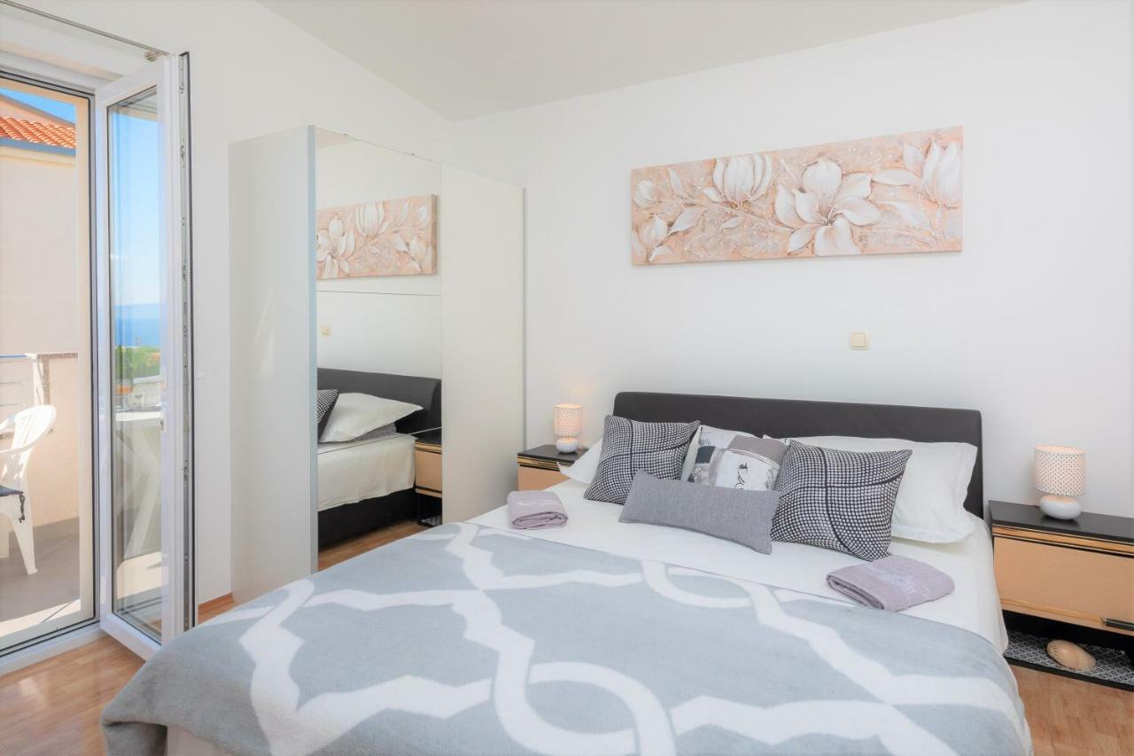 Fba Family Beach Apartments أوميس المظهر الخارجي الصورة