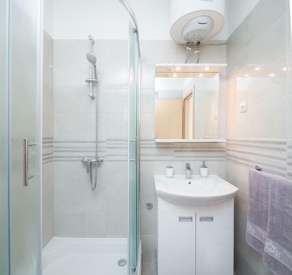 Fba Family Beach Apartments أوميس المظهر الخارجي الصورة