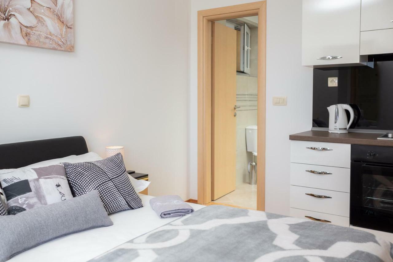 Fba Family Beach Apartments أوميس المظهر الخارجي الصورة
